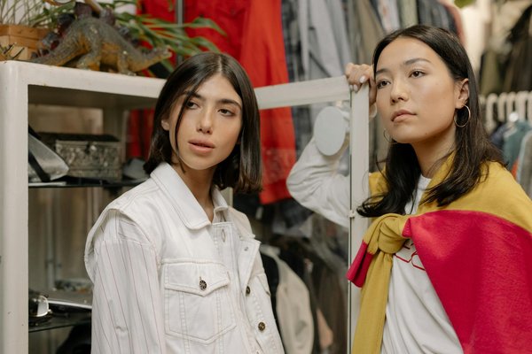 Comment les géants de la mode adoptent-ils des pratiques éco-responsables et durables ?